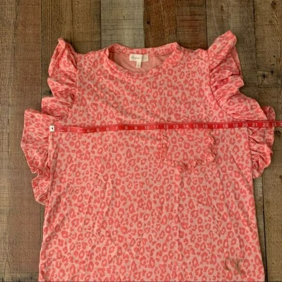 Perfect peach pink leopard print shirt with ruffles on shoulder - L NWOT - Picture 2 of 6